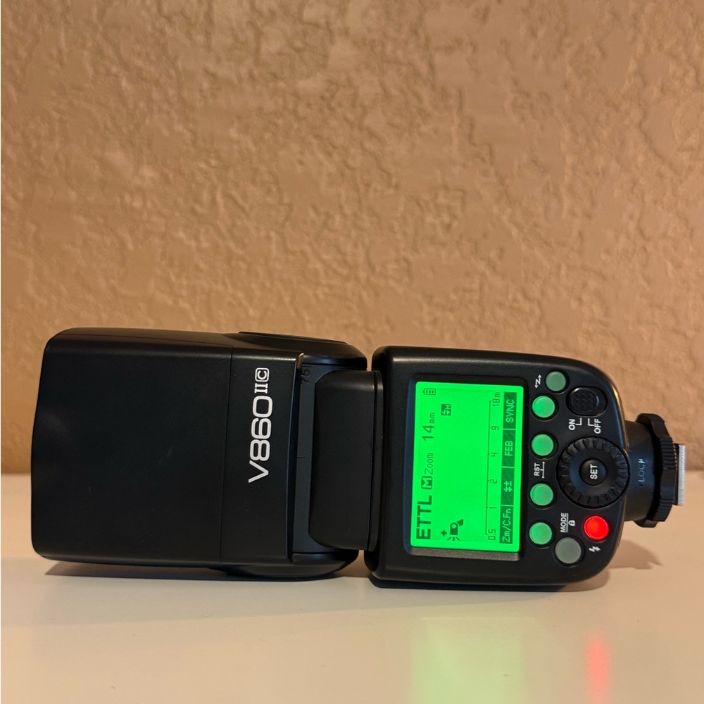 Canon Black V860II-C Camera Flash